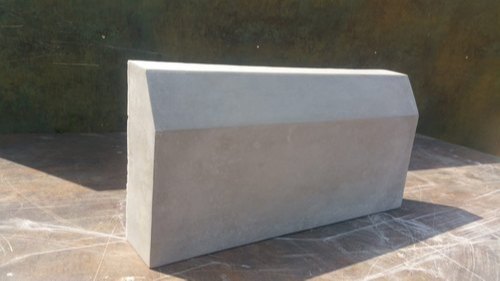 Concrete Polished Half Round Kerb Stone, for Flooring, Pattern : Plain