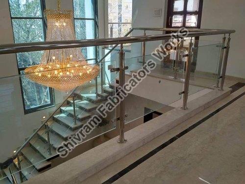 Polished Stainless Steel Staircase, Feature : Alluring Look, Fine Finishing, Premium Quality, Rust Proof