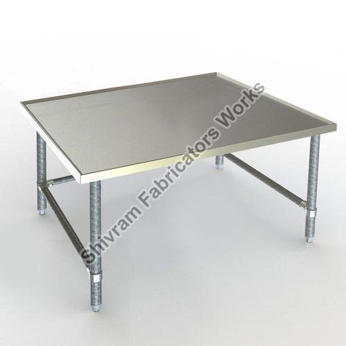 Stainless Steel Work Table, Size : 4 x 2 x 2.5 Feet