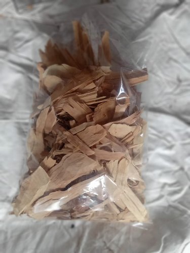 Sandalwood chips, Color : Brown