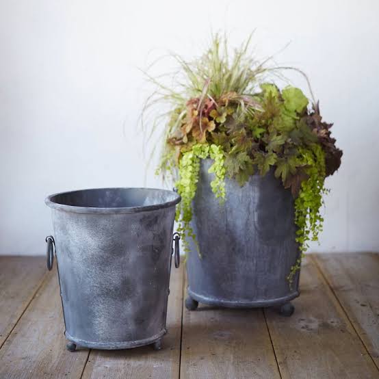 ANTIQUE GALVANIZED ZINC METAL PLANTER SET/2, for Outdoor Use, Indoor Use, Decoration, Size : 20 Inches