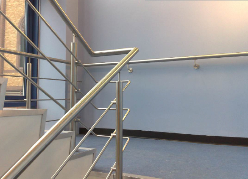 SSS SS 304 Grade Commercial Series Railing System, for Staircase Use, Feature : Corrosion Proof, Easy To Fit