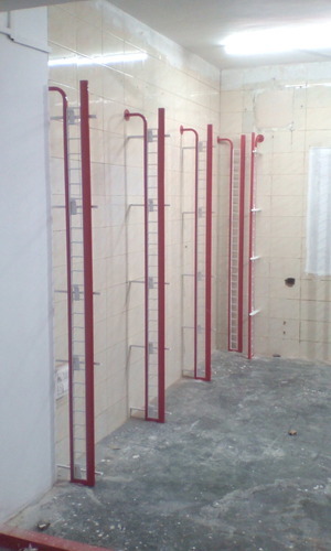 Polished Pillar Rack, Size : Fixed Size