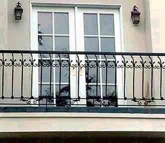 Polished Wrought Balcony Railing, Feature : Attractive Designs, Corrosion Proof, Easy To Fit, Fine Finishing