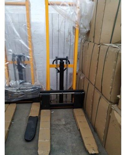 Square Mini Hand Stacker, For Moving Goods