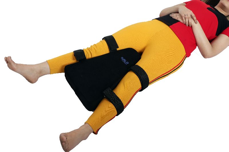 Hip Abduction Pillow Prevent the hip from moving out of the joint at Best  Price in Delhi