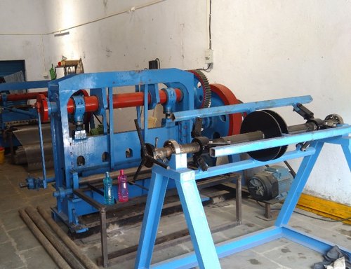 Expanded metal sheet clearance making machine