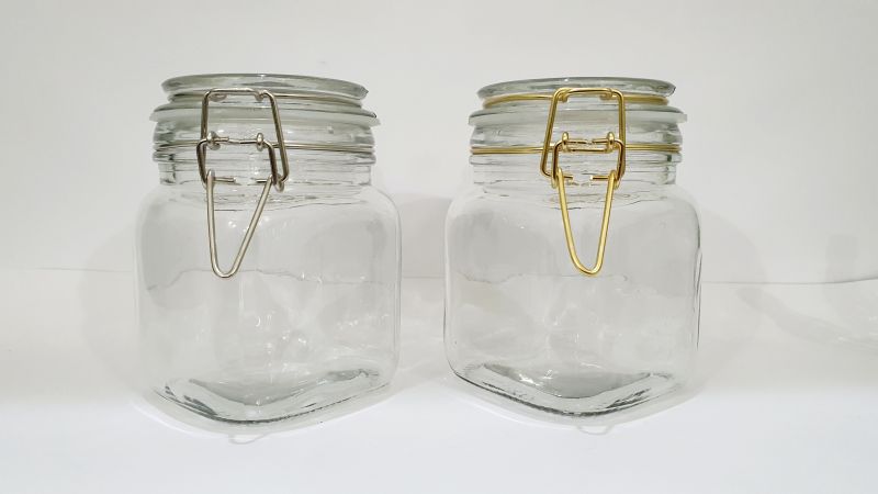 Clip Square Glass Jar, for Food Packaging, Feature : Fine Finish