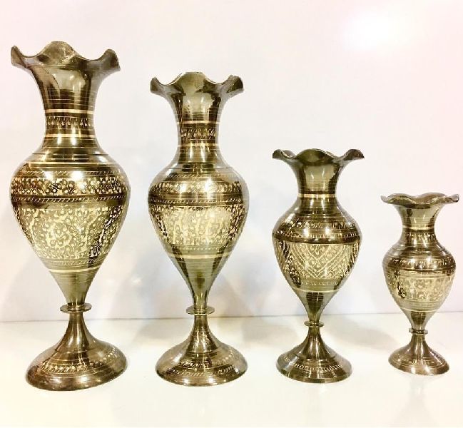 Brass Vase, for Toughness, Seamless Finish, Rust Proof, Packaging Type : Carton Box