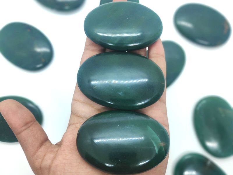 Polished Gemstone Natural Green Aventurine Palmstone, Size : 45-65