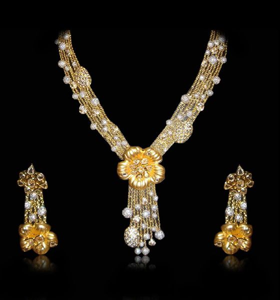 Polished Diamond Golden Flower Necklace, Purity : VVS2