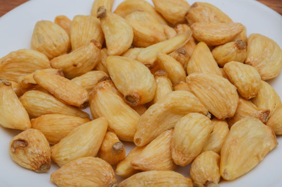 Crunchy Fried Garlic Flakes, Packaging Type : Plastic Packet