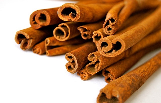 Organic Cinnamon Sticks, For Food Medicine, Packaging Size : 100gm, 200gm, 250gm