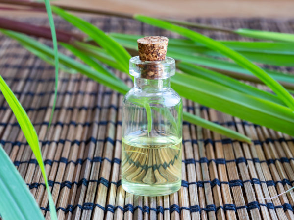 Organic Lemongrass Oil, for Cosmetics Products, Flavouring Tea, Killing Bacteria, Muscle Pain, Reduce Body Aches
