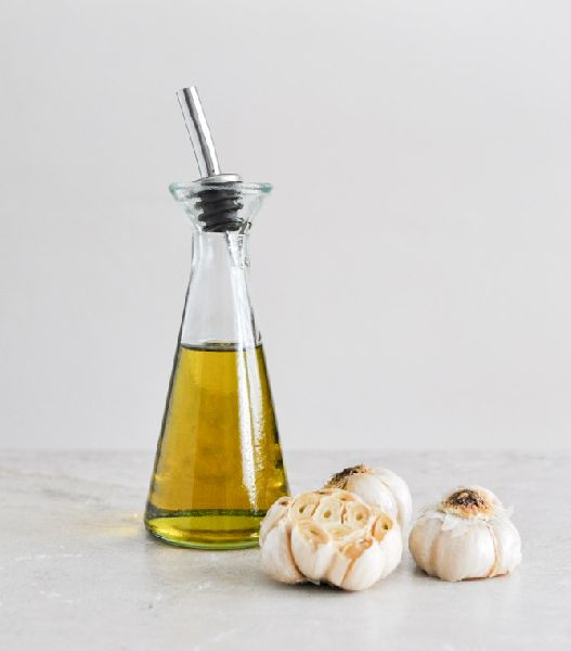 Garlic Oil, for Ayurvedic, Foods, Flavours, Color : Characteristic Color