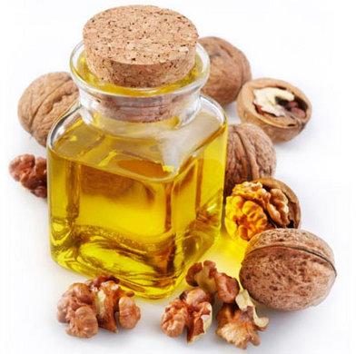 Walnuts oil