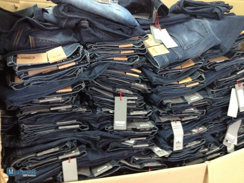 Multi Brand Jeans Bulk Lot, Gender : Male, Pattern : Plain, Ripped at Rs  400 / Piece in delhi