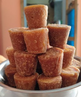 Date Special Jaggery Blocks, for Medicines, Sweets, Color : Brownish
