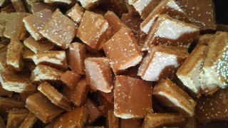 Date Square Jaggery Blocks, for Medicines, Sweets, Color : Brownish