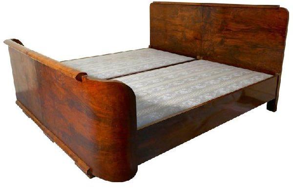 Polished Wooden Double Bed, for Bedroom, Specialities : Quality Tested, High Strength, Fine Finishing