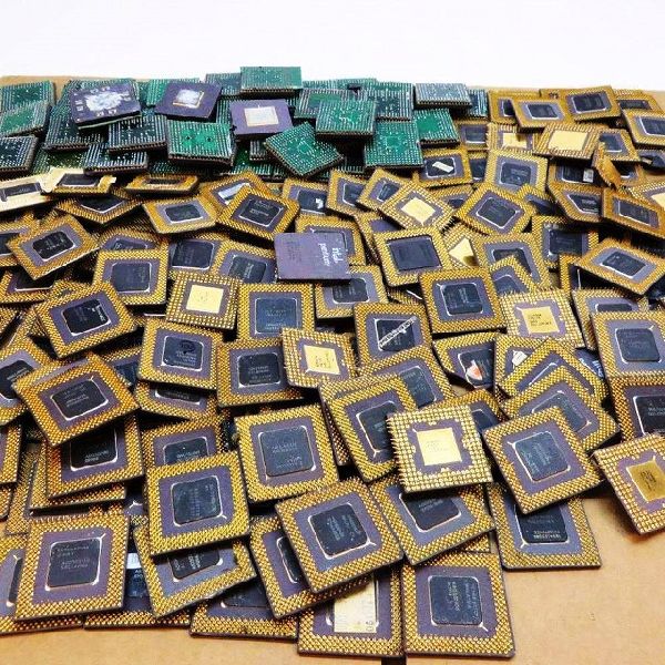Intel Pentium Pro Ceramic/CPU Processor Scrap with Gold Pins