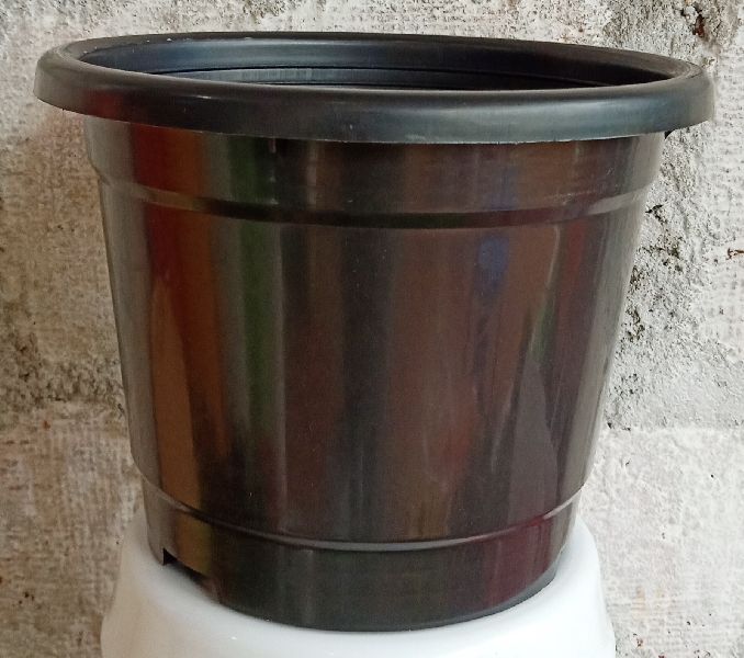 Round Black Plastic Pot 7 inch, for Outdoor Use Indoor Use, Feature : Attractive Pattern