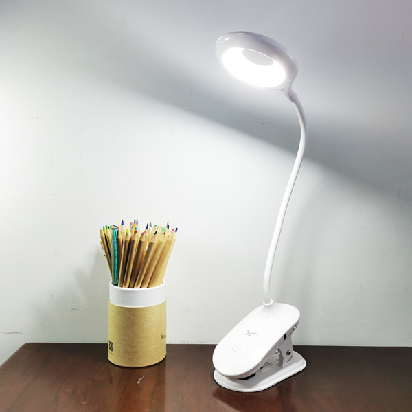 Battery Table lamp for students with clip