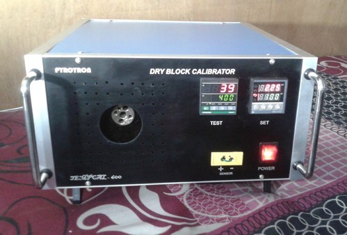 PYROTRON Dry Block Calibrator, Display Type : Digital