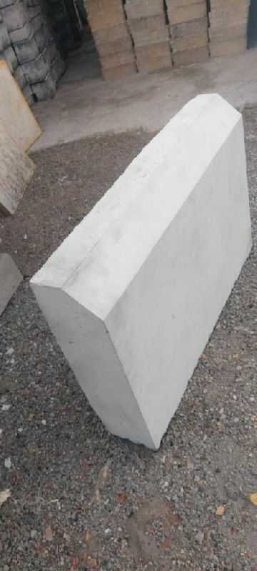 Plain RCC Divider Stone, Size : Standard