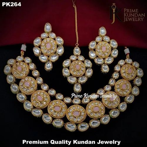 Polished PK264 Kundan Necklace Set, Packaging Type : Plastic Box