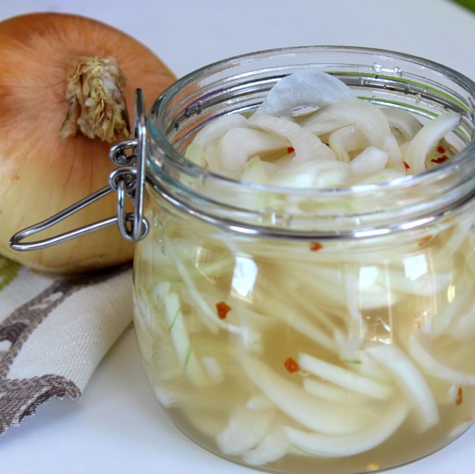 Organic White Onion Pickle, for Enhance The Flavour, Human Consumption, Certification : FSSAI Certified
