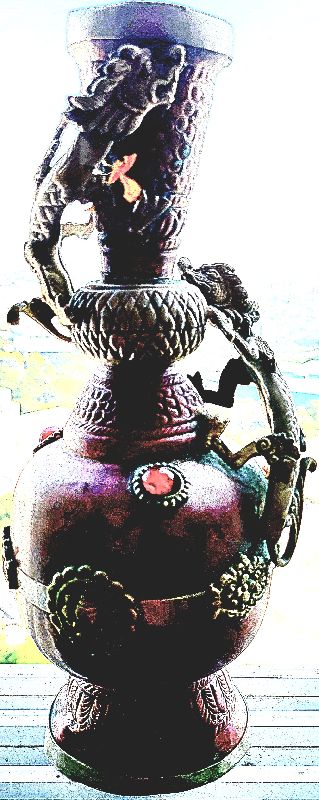 18th Century Chinese Dragon Vase