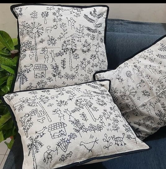 Cotton embroidered cushion covers, for Sofa Decor, Feature : Easy Wash, Soft