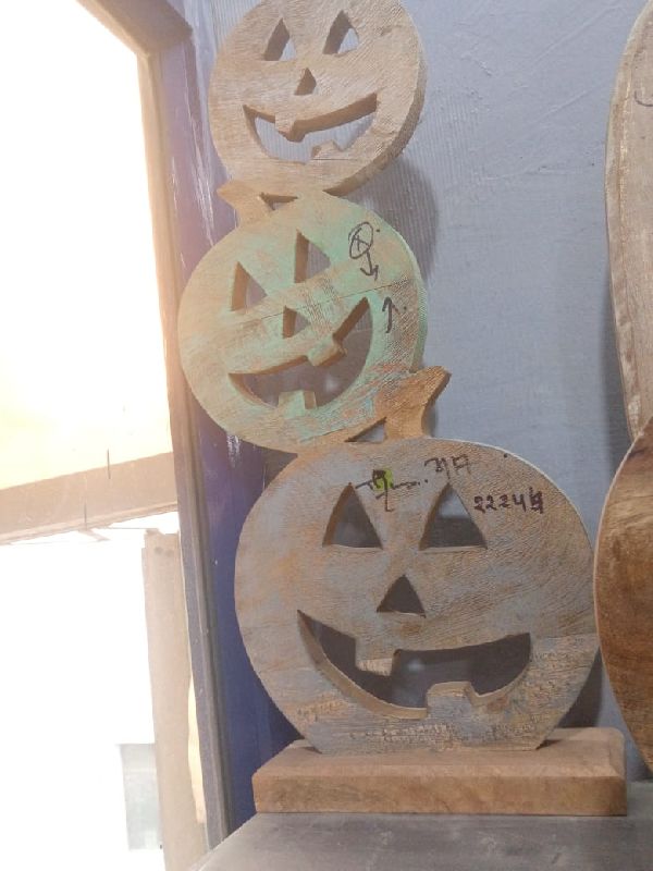 Polished Wooden Pumpkin Face, for Decoration, Feature : Light Weight