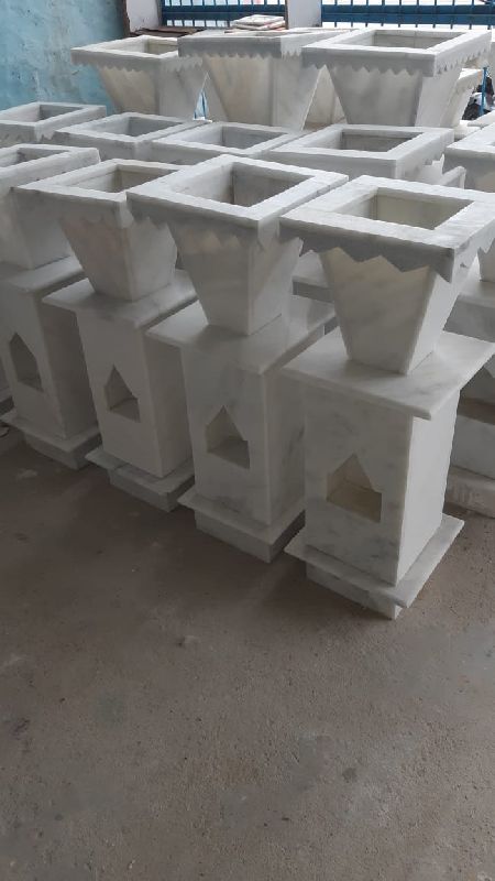 White Rectangular Plain Polished Marble Tulsi Stand, for Garden, Home, Style : Modular