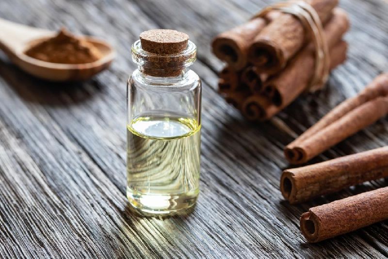 Cinnamon Oil, for Health Problem, Feature : Good Fragrance, Hygienically Processed