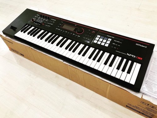 Roland XPS -10 Expandable Synthesizer Musical Keyboard    50000 India Rupees