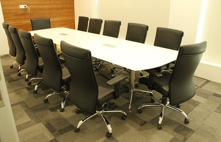 Polished Glass SS Conference Table, for Office Use, Pattern : Plain