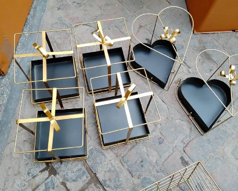 Decor Art Square Iron Metal baskets, for Restaurant, Storage Capacity : 0-10kg