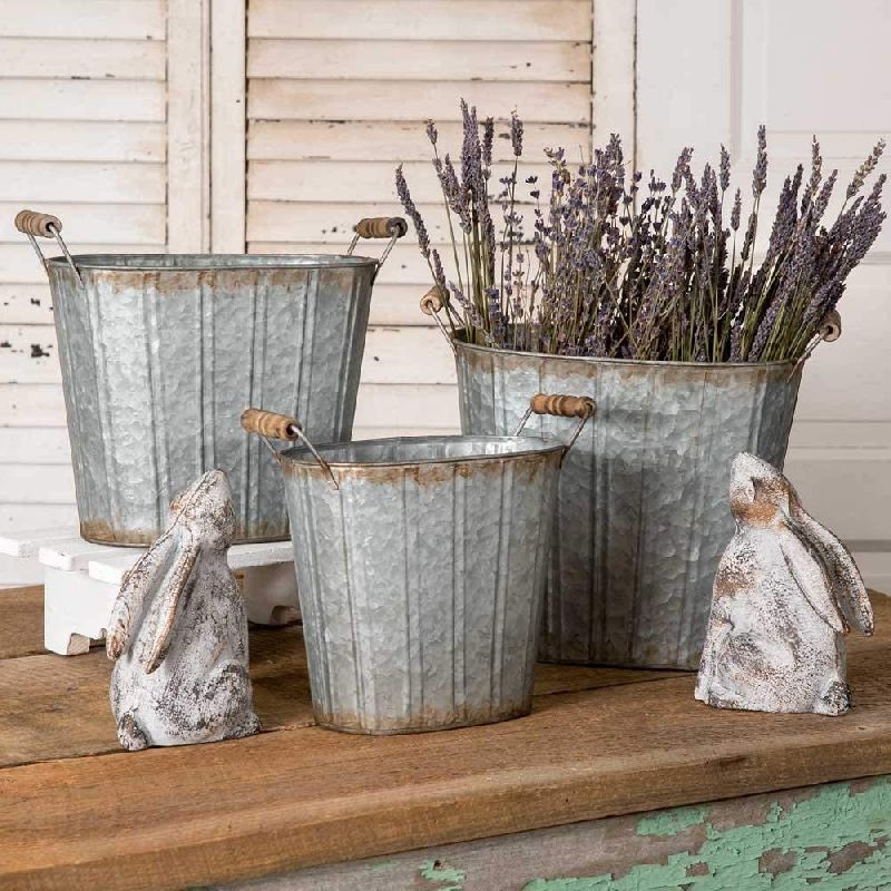 Rustic Farmhouse D&amp;amp;amp;eacute;cor Tapered Bucket