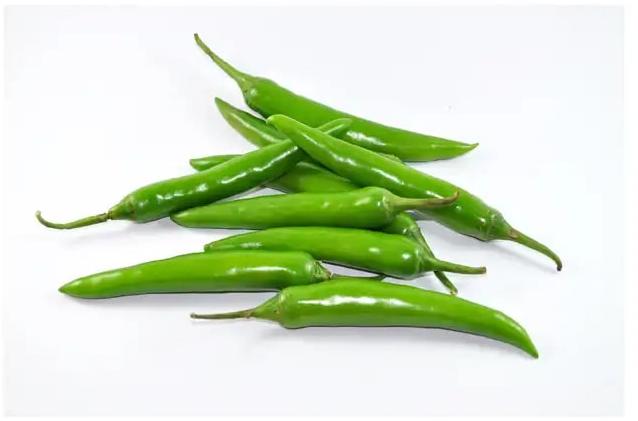 Organic Fresh Green Chilli, for Good Nutritions, Good Health
