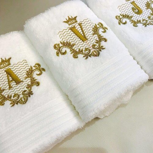 450 GSM Cotton Bath Towel, Feature : Anti Shrink, Anti Wrinkle, Comfertable, Compressed, Disposable