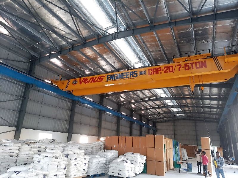 Yellow 100-300bhp Hydraulic Overhead Crane, for Construction, Feature : Heavy Weight Lifting