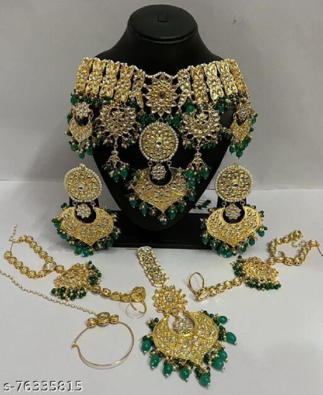 https://img3.exportersindia.com/product_images/bc-full/2022/4/4550777/bridal-jewellery-set-1649585869-6281323.jpeg