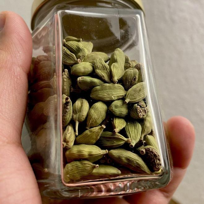 8mm ++ Bold Green Cardamom, for Cooking, Certification : FSSAI Certified