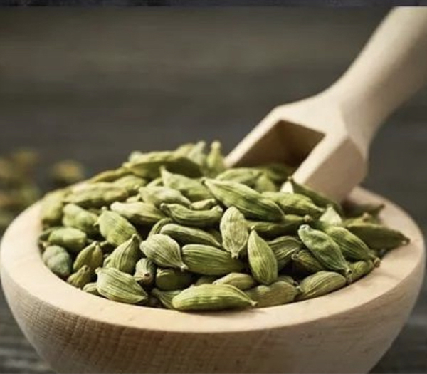 Natural Cardamom Pods, for Cooking, Certification : FSSAI Certified