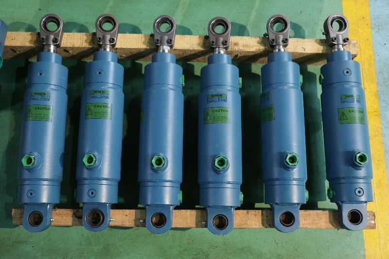 Iron Polished Water Jacket Hydraulic Cylinder, Feature : Construction Excellent, Easy To Operate, Optimum Finish