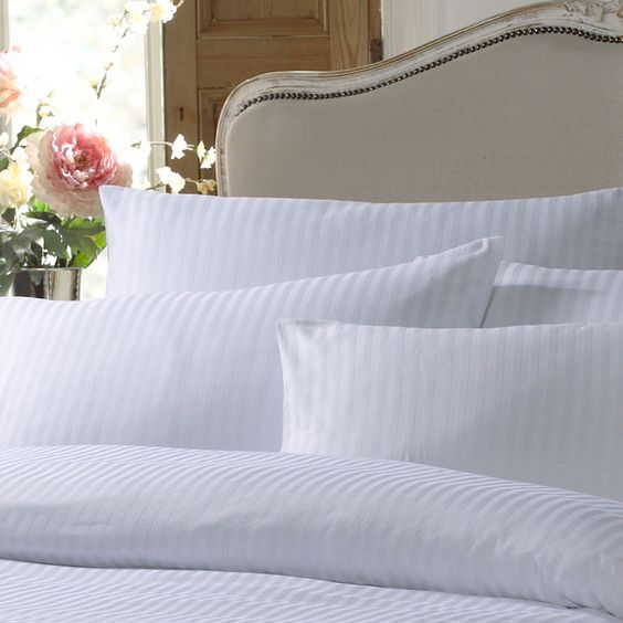 PILLOW COVER 210TC STRIPE FOR HOTELS