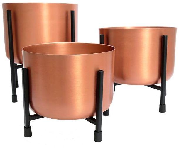 Plain Polished Copper Planter with Stand, Capacity : 10-20 Ltr