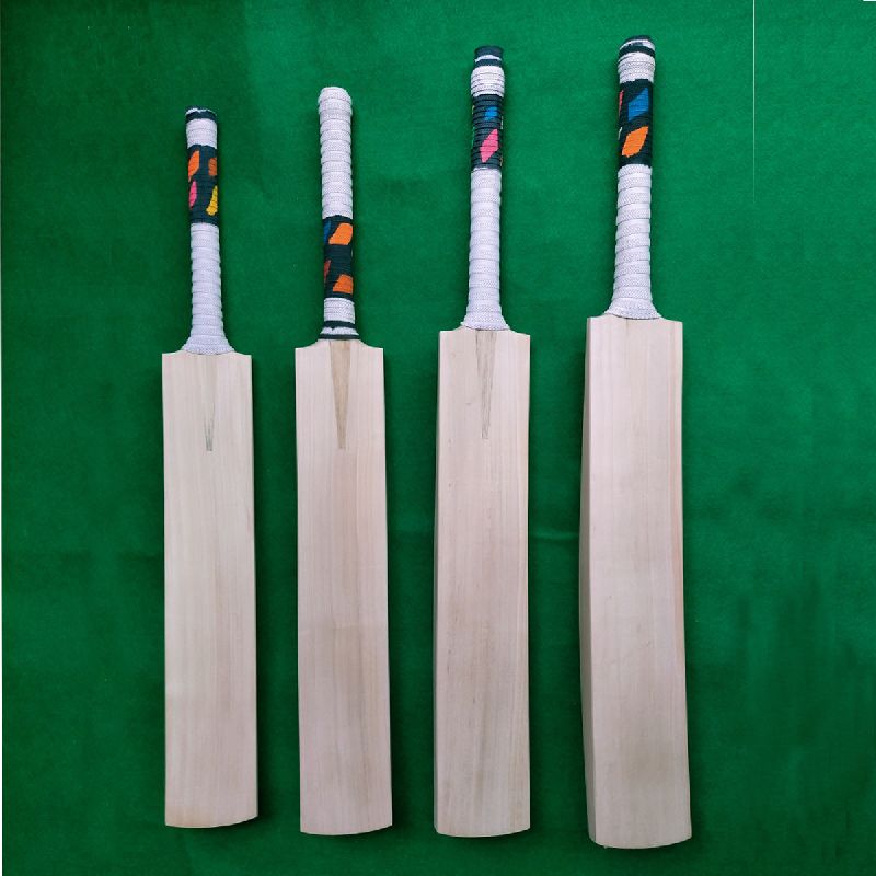 Customized Kashmir Willow Cricket Bat, Feature : Fine Finish, Light Weight, Premium Quality